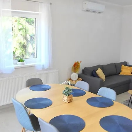 Apartament Voeroesko Apartmanhaz *