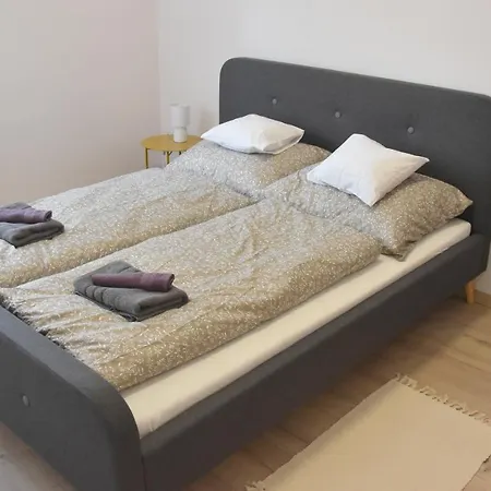 Apartament Voeroesko Apartmanhaz *