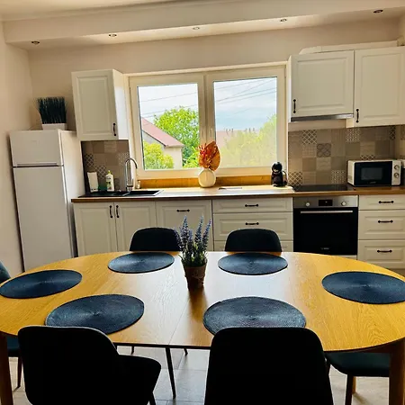 Voeroesko Apartmanhaz Apartament Balatonalmádi