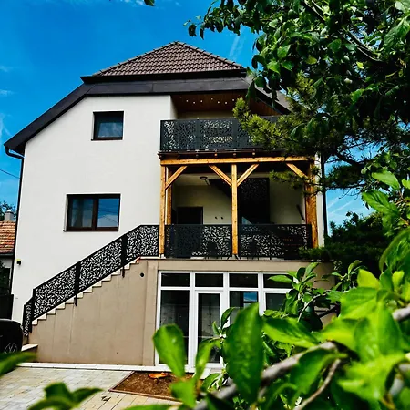 شقة Voeroesko Apartmanhaz *