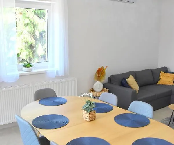 아파트 Voeroesko Apartmanhaz *