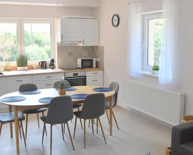 Voeroesko Apartmanhaz * Balatonalmádi